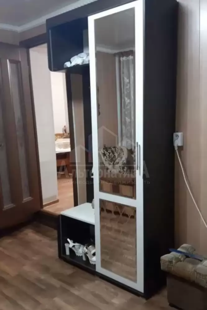 1000581298