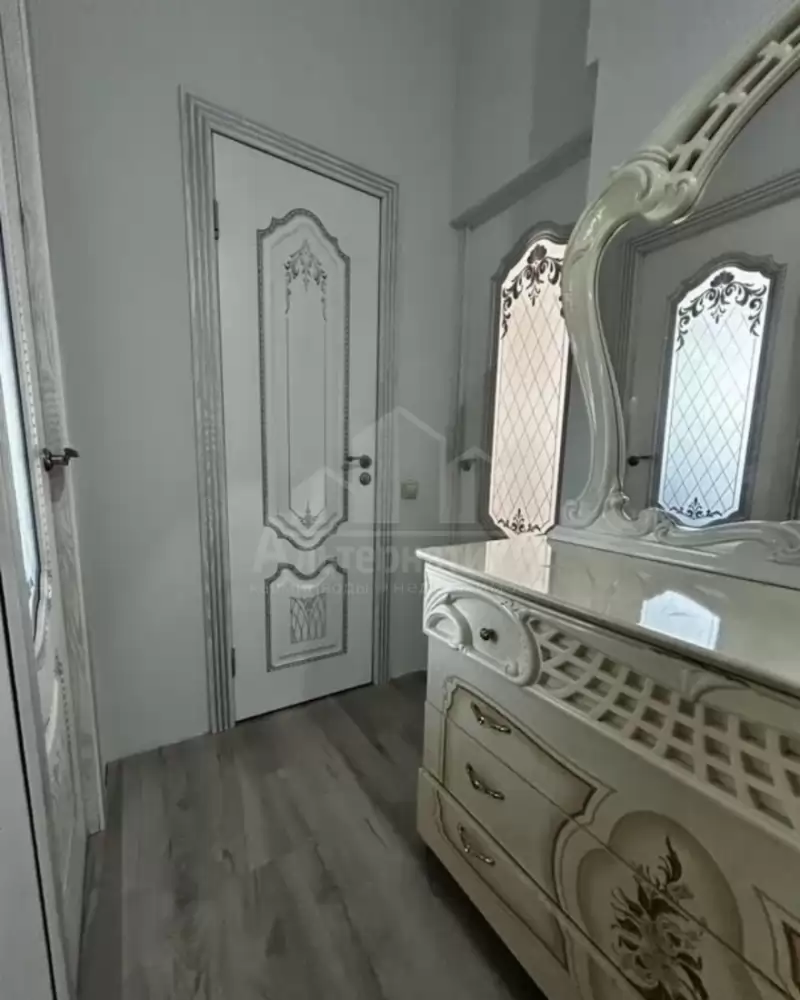 1000596978