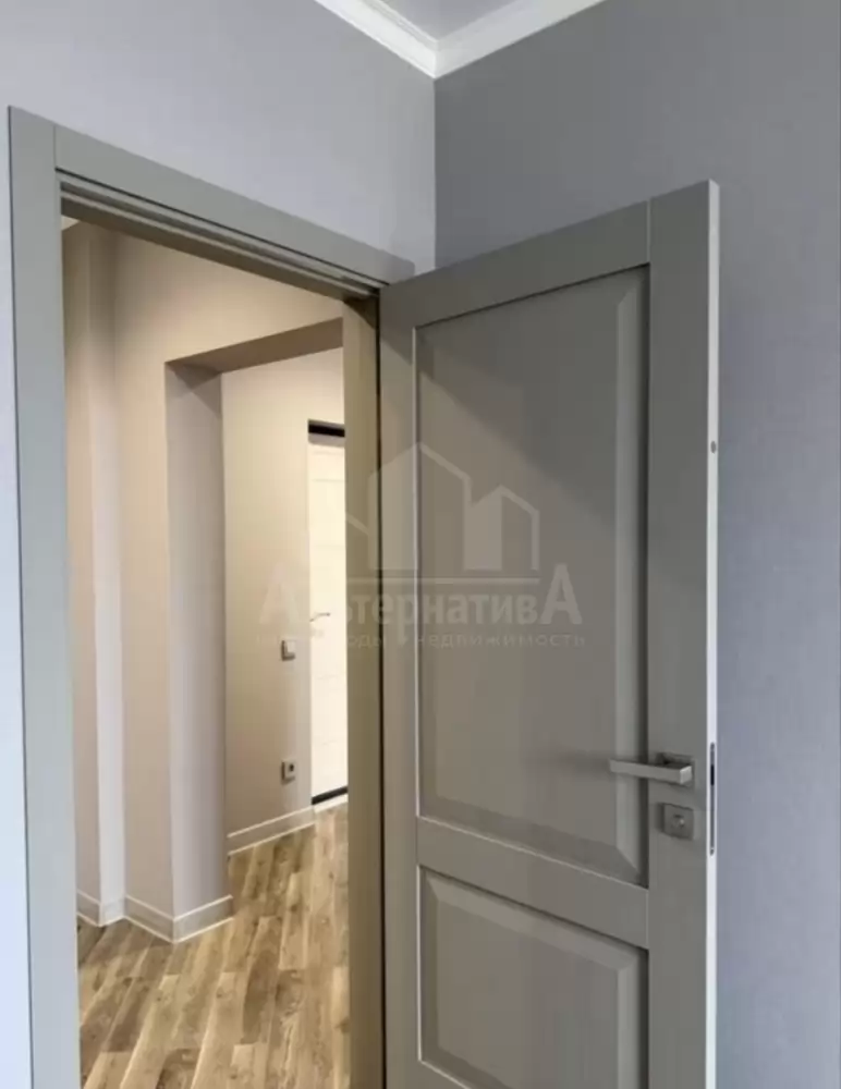1000217437