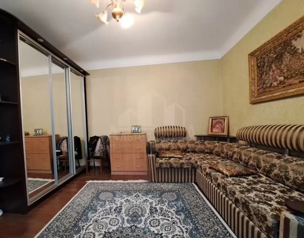 1000596856