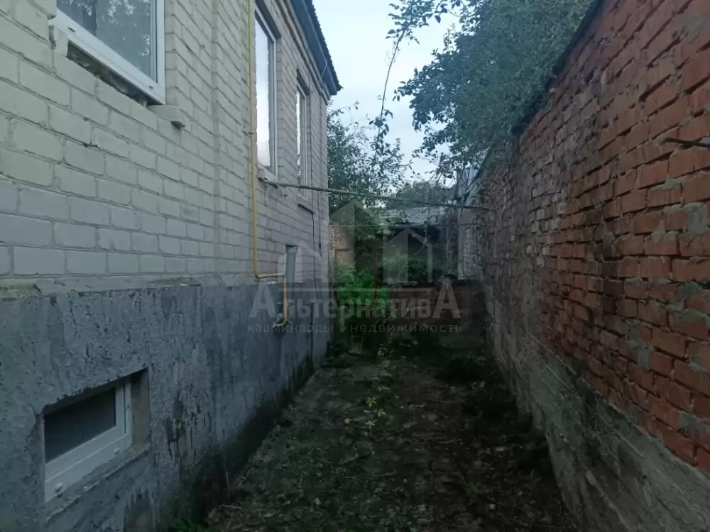 1000599877