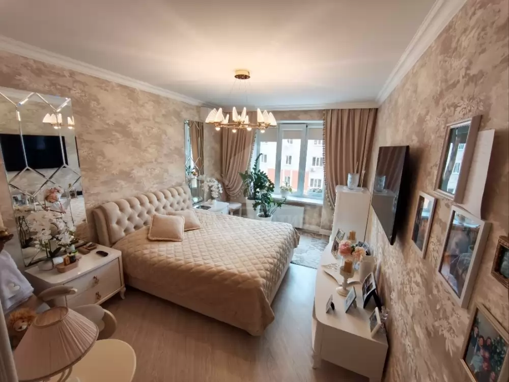 8621