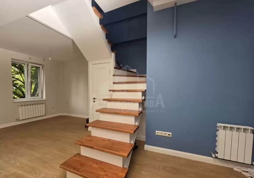 1000599073