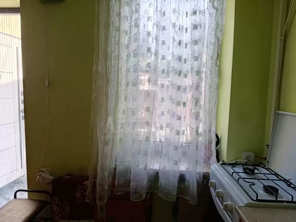 1000225851