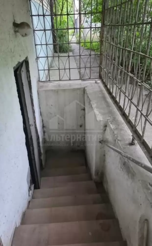1000226704