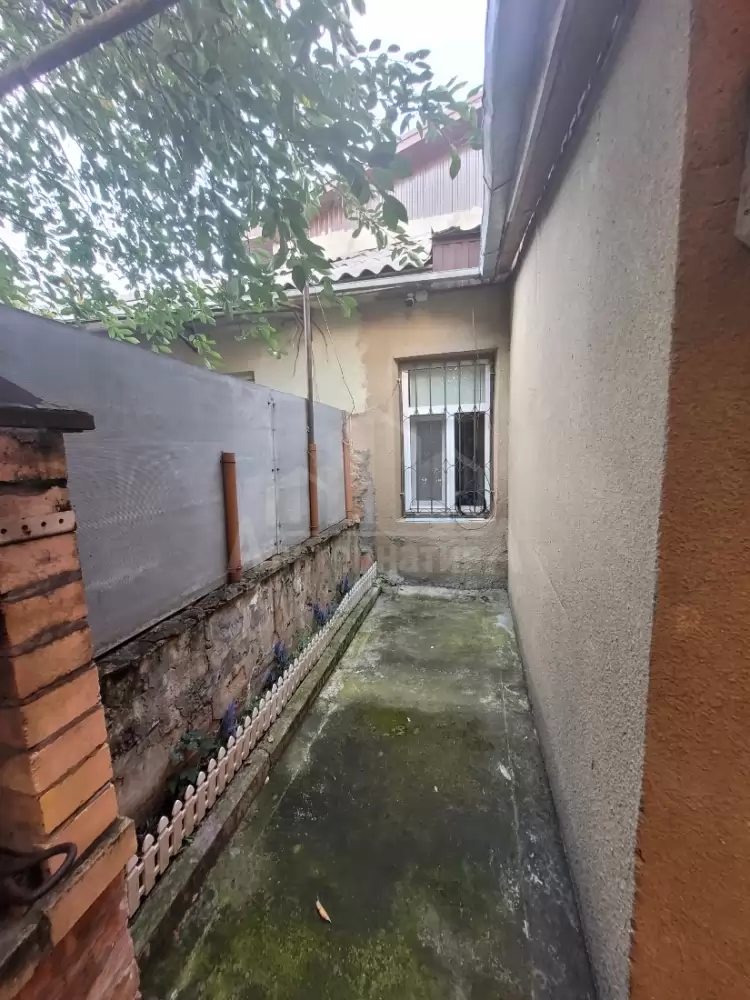 1000914536