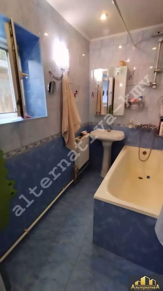 watermarked - 9595f941-c64a-433a-8b5d-894727abe748