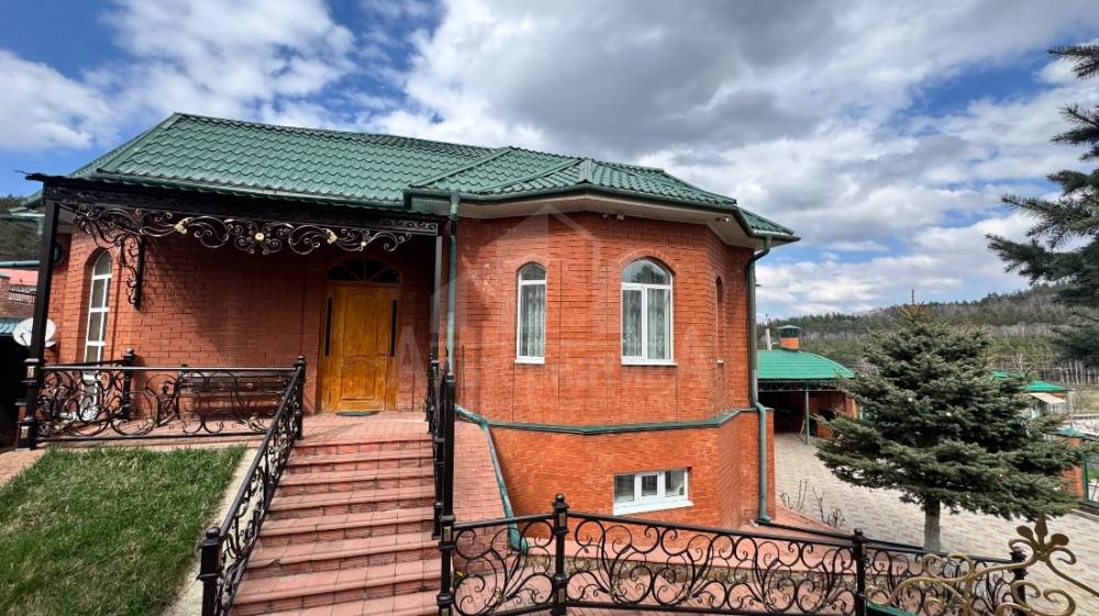 Ставропольский край, Кисловодск, пос.Индустрия, Шоссейная ул.; Дом 375,50м² на участке 10 сот. 2 эт.