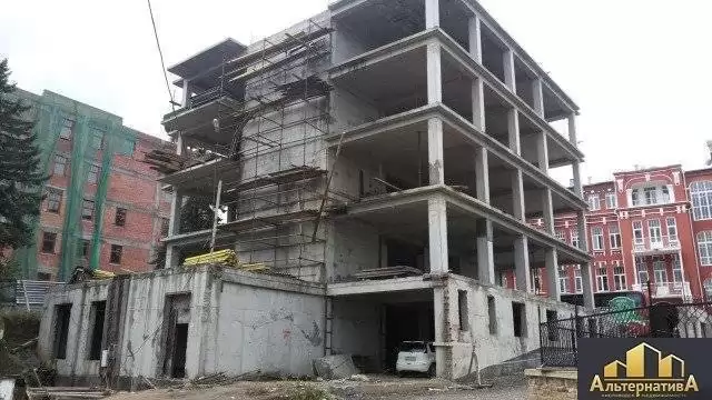 2305887286